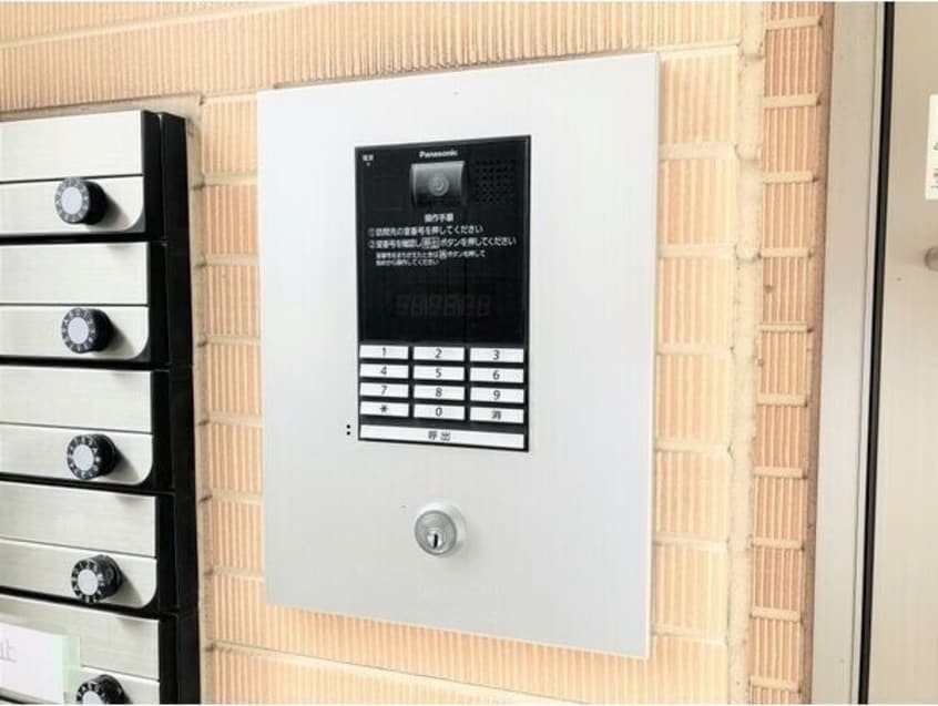 落ち着いたエントランスです HS津金