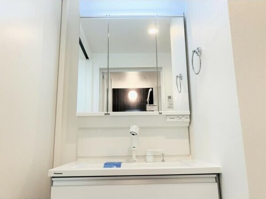 独立洗面化粧台付き HS津金