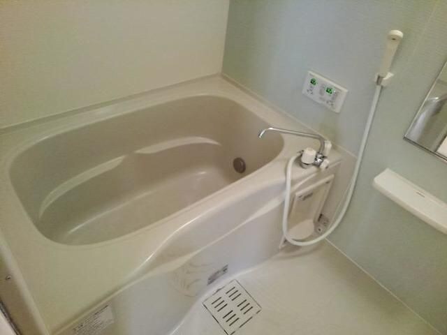 ゆったり過ごせるお風呂です グランディールⅡ