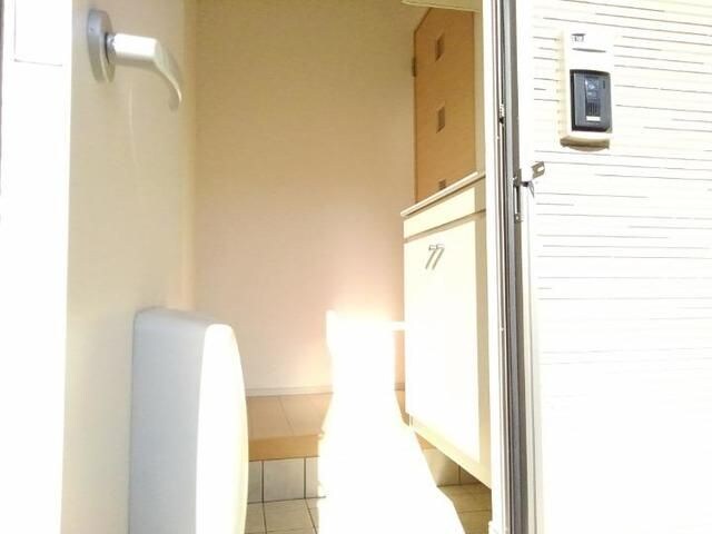 明るい玄関です グランディールⅡ