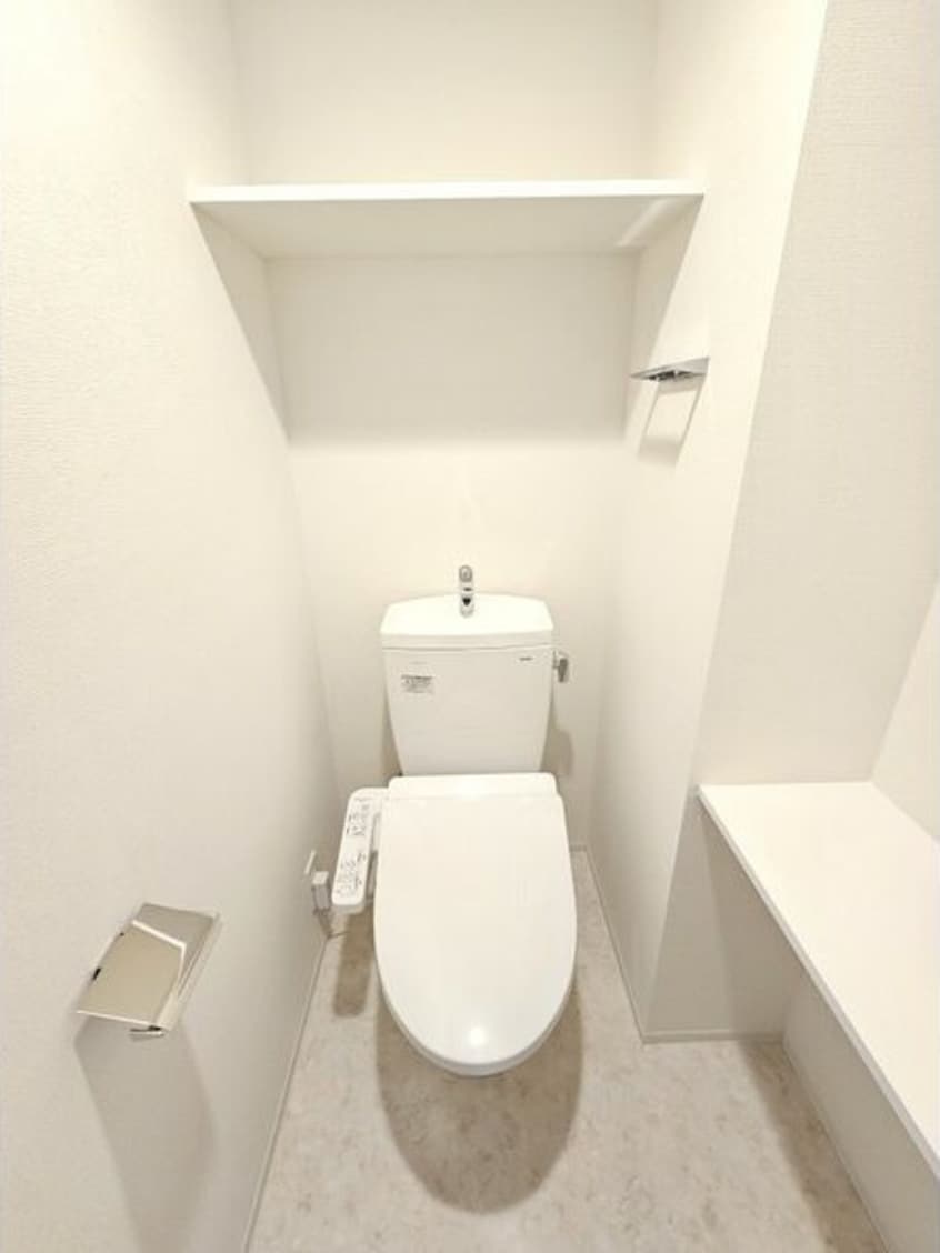 落ち着いた色調のトイレです ディアレイシャス尾頭橋