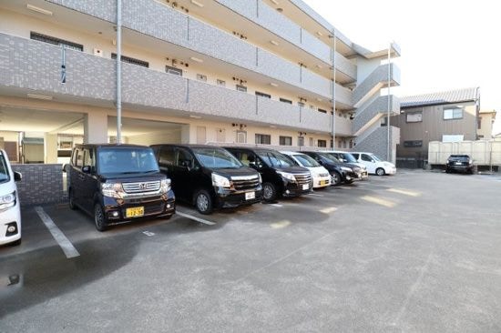 駐車場完備です ライフステージ川間