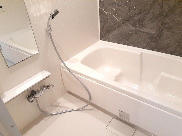 ゆったり過ごせるお風呂です ヴィオレッタ