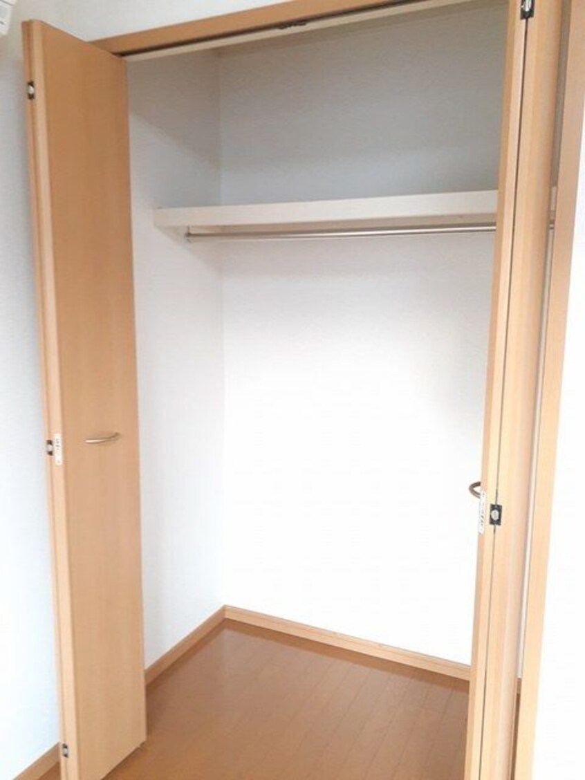 便利な収納スペースです メゾンＫ．Ｓ