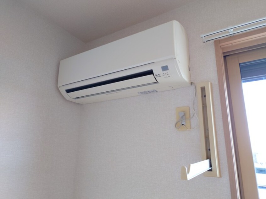 広くて明るい寝室 ハレクノ梶田