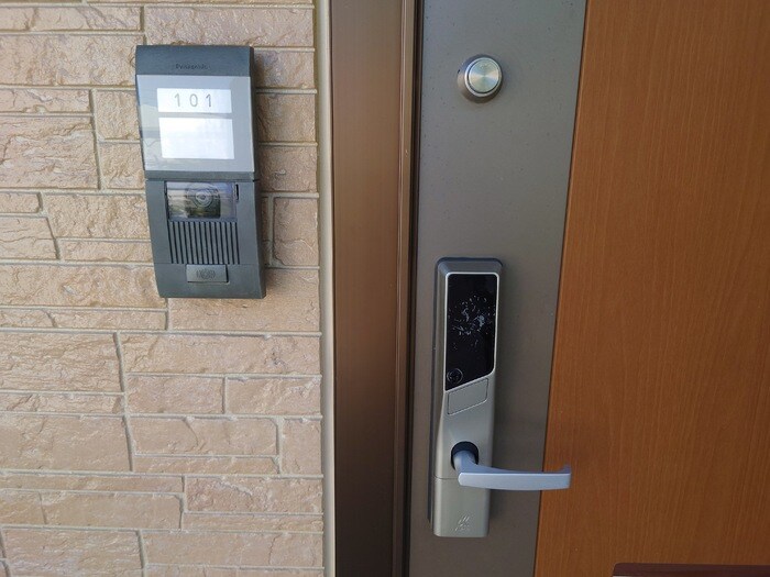 インターホン周辺です ハレクノ梶田