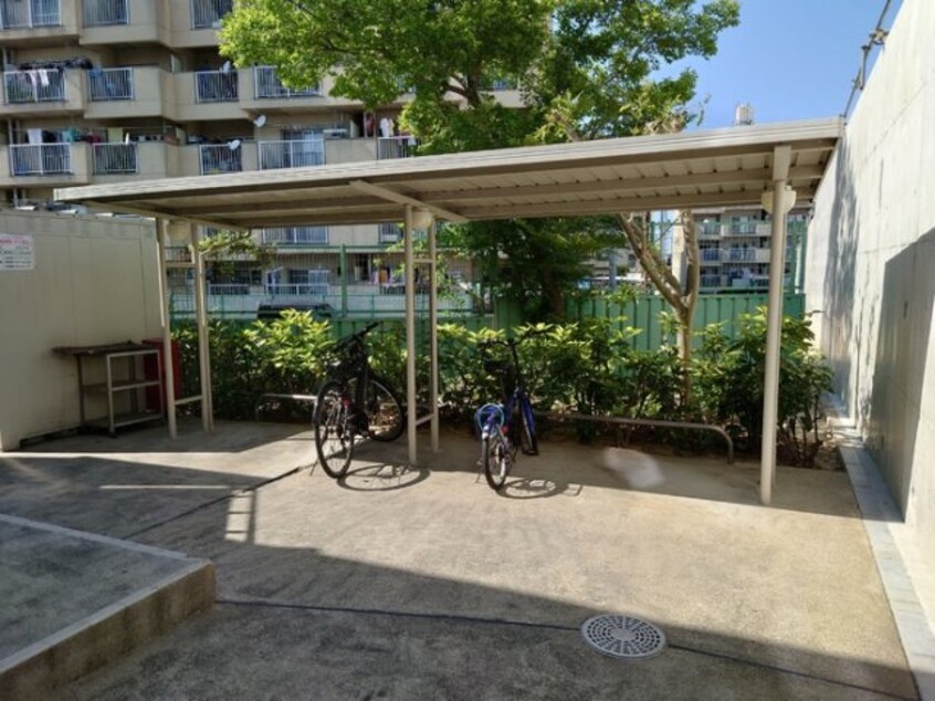 駐輪場です ハレクノ梶田