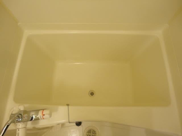 コンパクトで使いやすいお風呂です フローラル・ハイツ