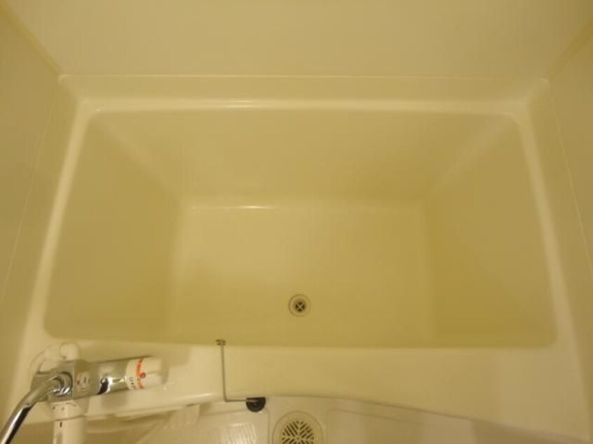 コンパクトで使いやすいお風呂です フローラル・ハイツ