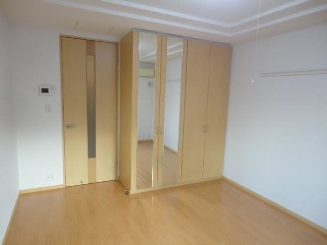 カメラ付インターホン付いてます フローラル・ハイツ