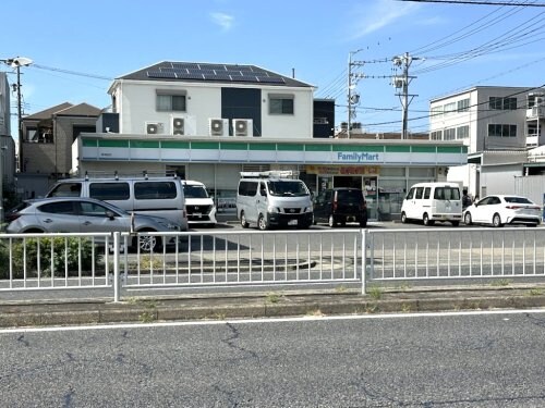 ファミリーマート緑浦里店(コンビニ)まで291m フラワーハイツ