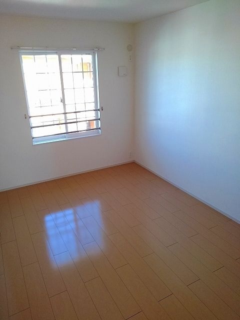 落ち着いて過ごせるお部屋なので、寝室にいかがでしょうか ウエスト　ブリッサ　Ｂ