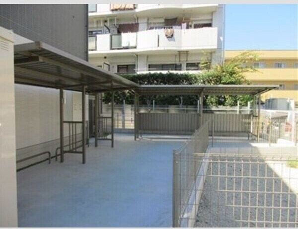 駐車場に車を止められます GRAND　D-ROOM呼続