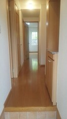 ゆったりとした玄関です サンライツ伊賀