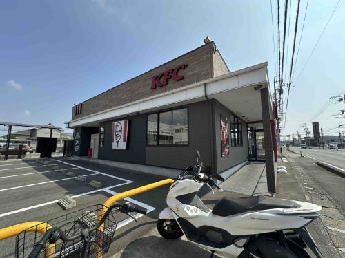 ケンタッキーフライドチキン東海店(ファストフード)まで1776m PeacH花の家