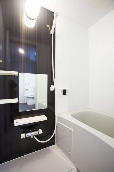 お風呂で日々の疲れを落としましょう charmant