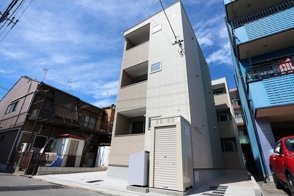 外観もきれいです REGALEST観音