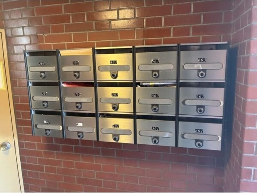  ビックベン旗屋ビル