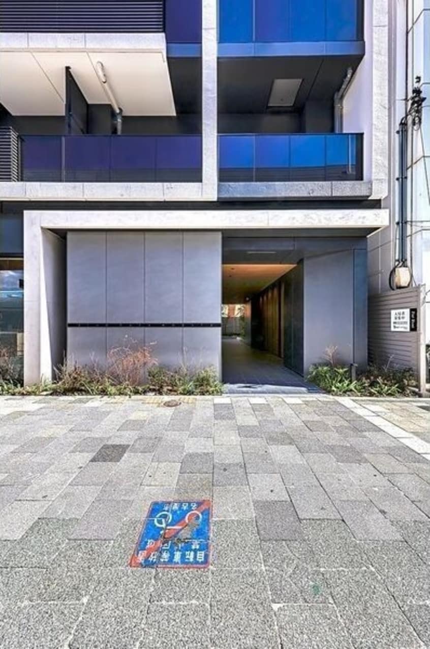 毎日通るエントランスはこのようになっています Live Casa堀田