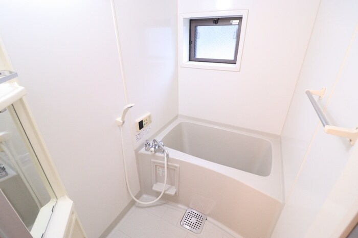 お風呂です ＺＯＮＥ亀城　Ａ