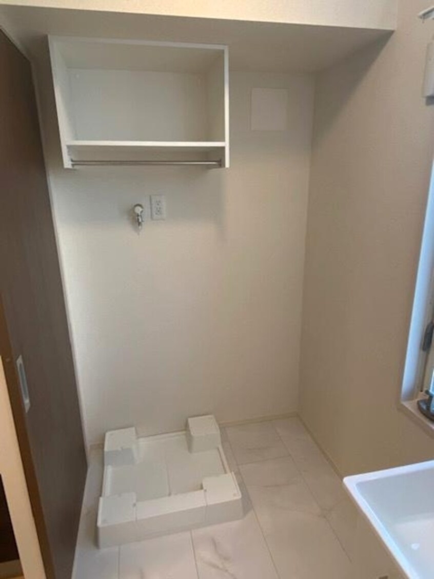 ゆったりとスペースのある洗面所 レジデンス大府駅クロス