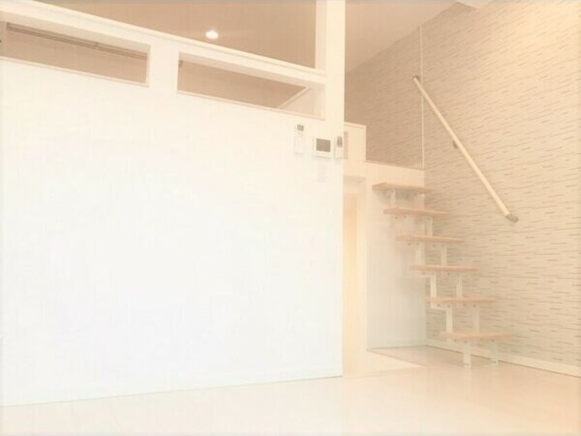 落ち着いた色調の洋室です ロジュマン・ユイット