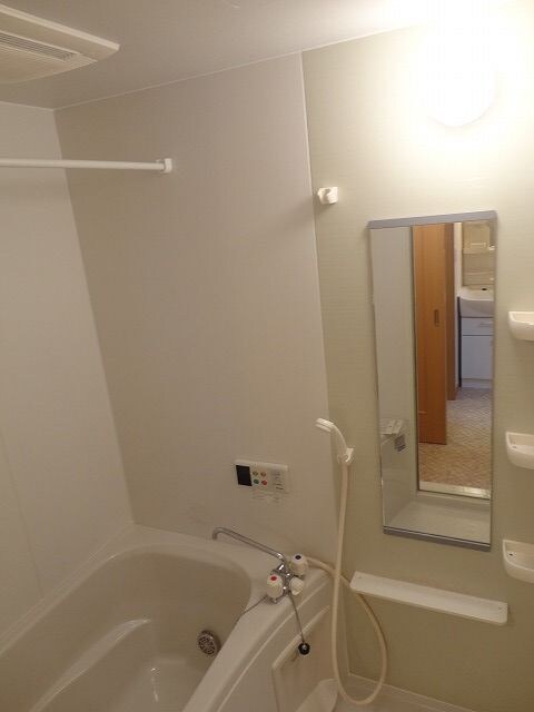 日々の疲れを癒すお風呂付です カームリーⅠ