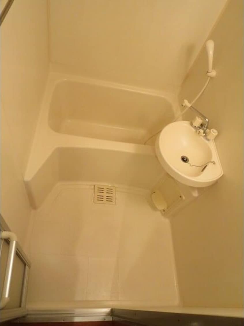 コンパクトで使いやすいお風呂です エクセルシオール金山