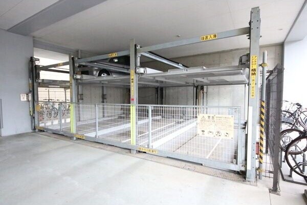 駐車場に車を止められます プラウランド堀田