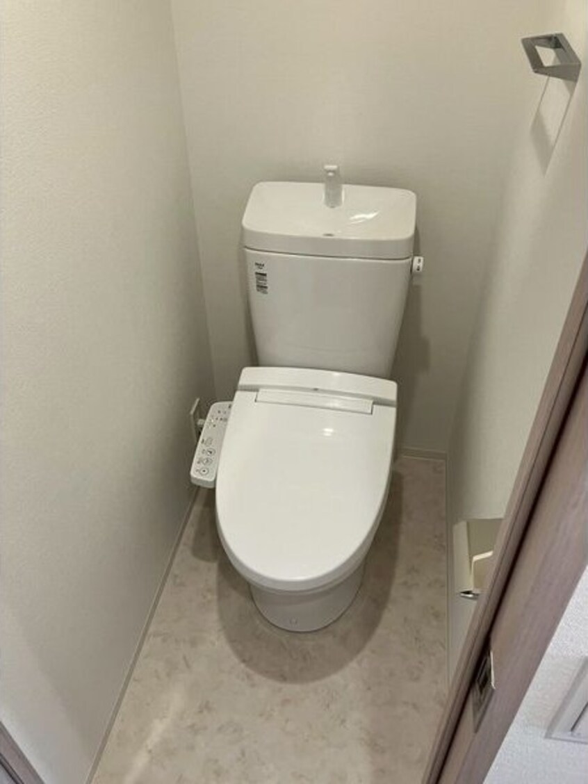 ゆったりとした空間のトイレです メイクスアート金山SOUTH