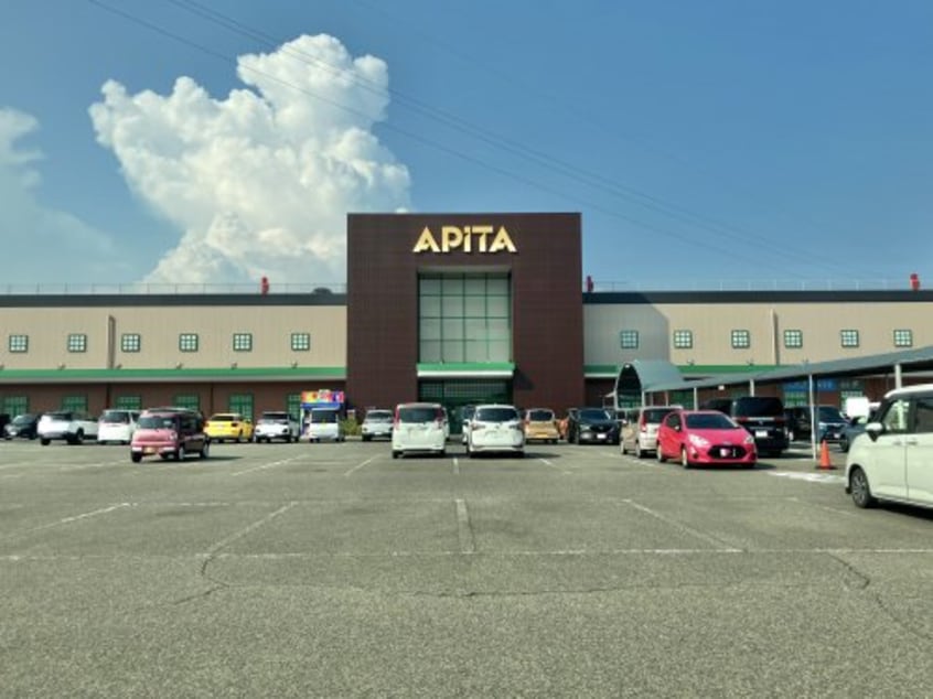 アピタ東海荒尾店 2340m バウムガルテン