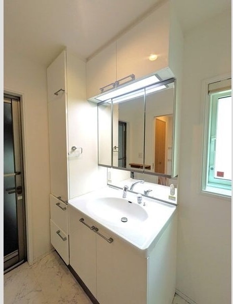 スペースが確保できる洗面所です 鳴海町山ノ神戸建