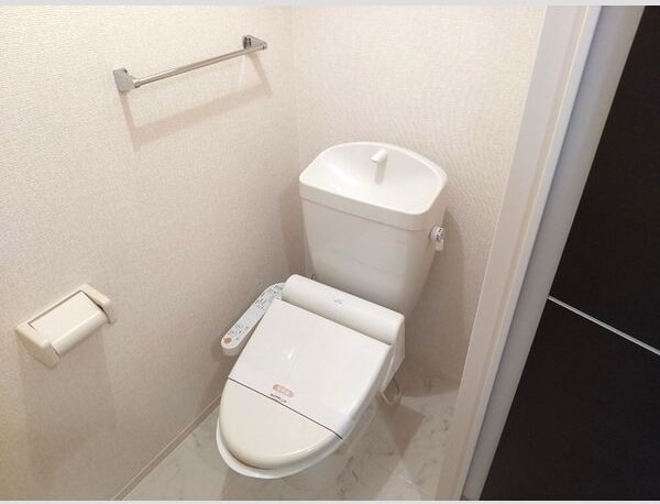 コンパクトで使いやすいトイレです クレセール