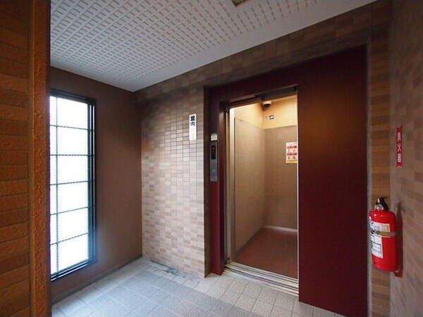 ゆとりのあるエントランスです クレストステージ瑞穂