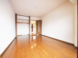 こちらのリビングで趣味の時間をお楽しみください