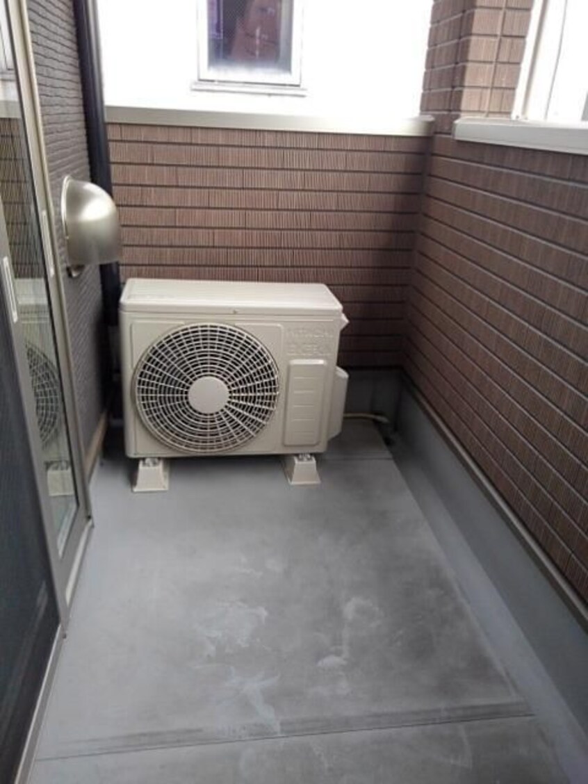 暖かな日差しのふりそそぐバルコニー ハミング新瑞橋