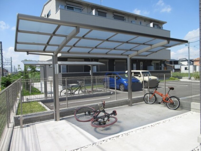 駐輪場です アーモンドエル