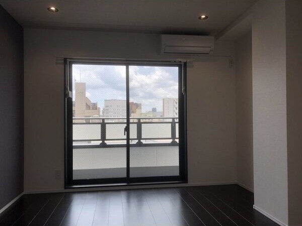 こちらのリビングで趣味の時間をお楽しみください La　Veriteノムラ大喜新町