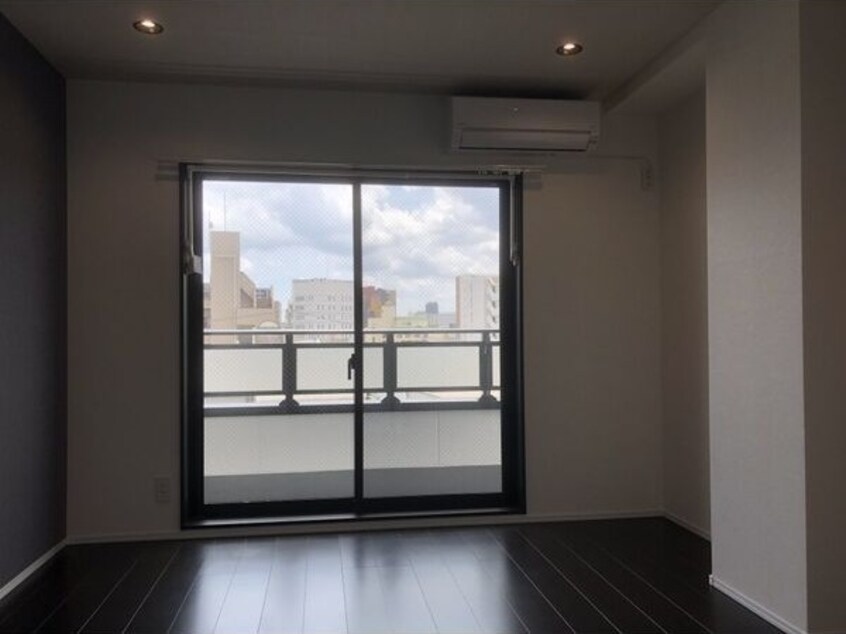 こちらのリビングで趣味の時間をお楽しみください La　Veriteノムラ大喜新町