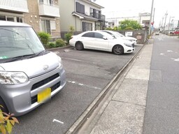 駐車場に車を止められます