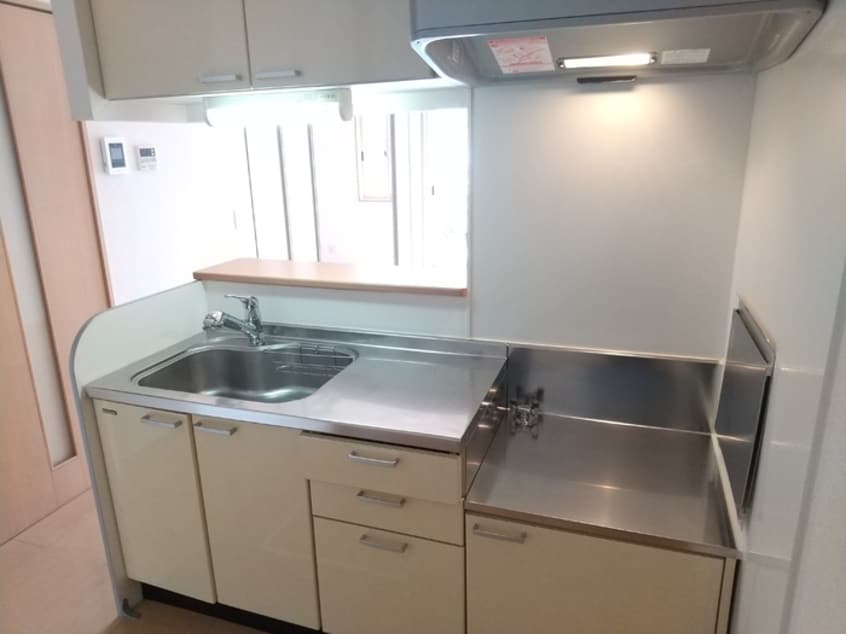 コンパクトなキッチンで掃除もラクラク サンモール南野