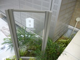 ゆとりのあるエントランスです