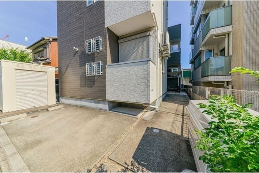 きれいな外観です エステート西高蔵