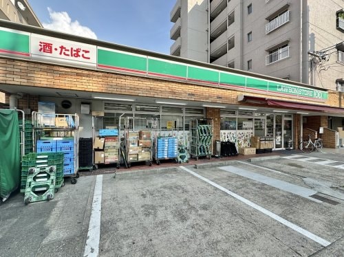 ローソンストア100鶴里店(コンビニ)まで740m CRASTINE芝町