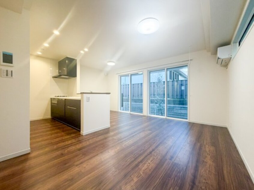 こちらの居間で趣味の時間をお楽しみください グラシアベル　Ⅱ棟