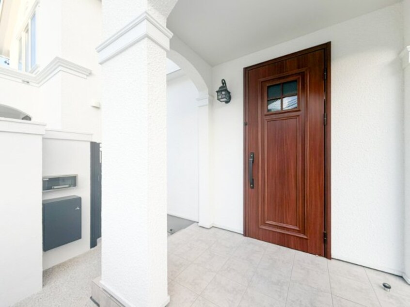 収納もある玄関です グラシアベル　Ⅱ棟