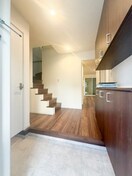 明るい玄関です グラシアベル　Ⅱ棟