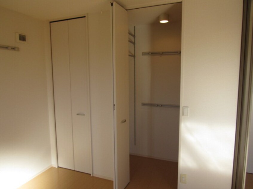 大きなスペースがあり、収納には困りません エクセレント