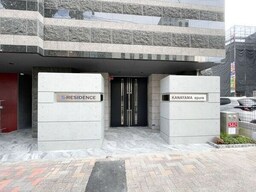 落ち着いたエントランスです