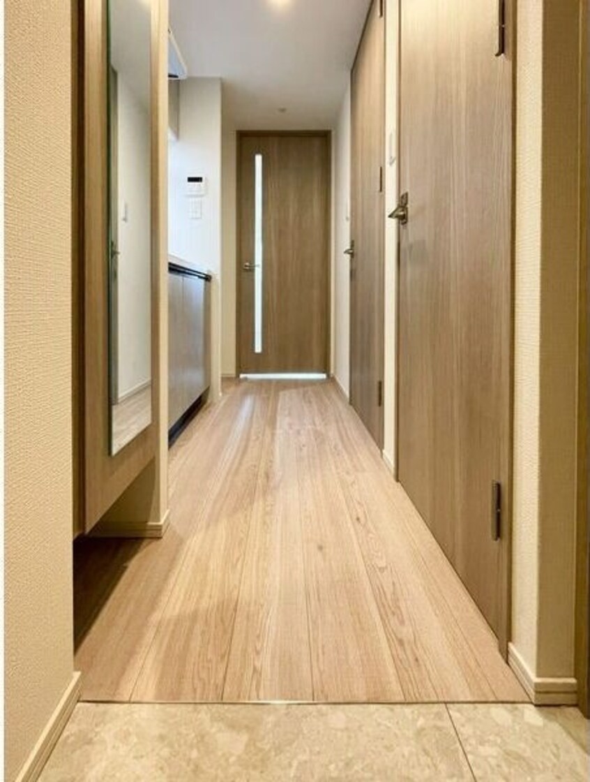 収納もある玄関です S-RESIDENCE金山epure